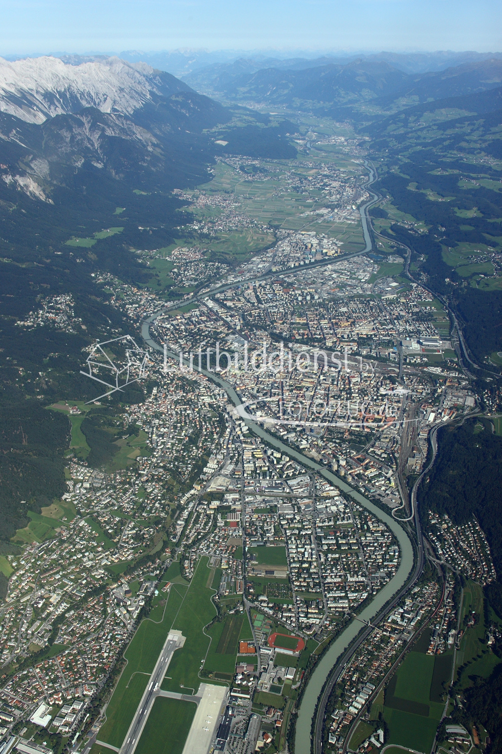 08_18430 09.09.2008 Luftbild Alpendurchquerung Innsbruck