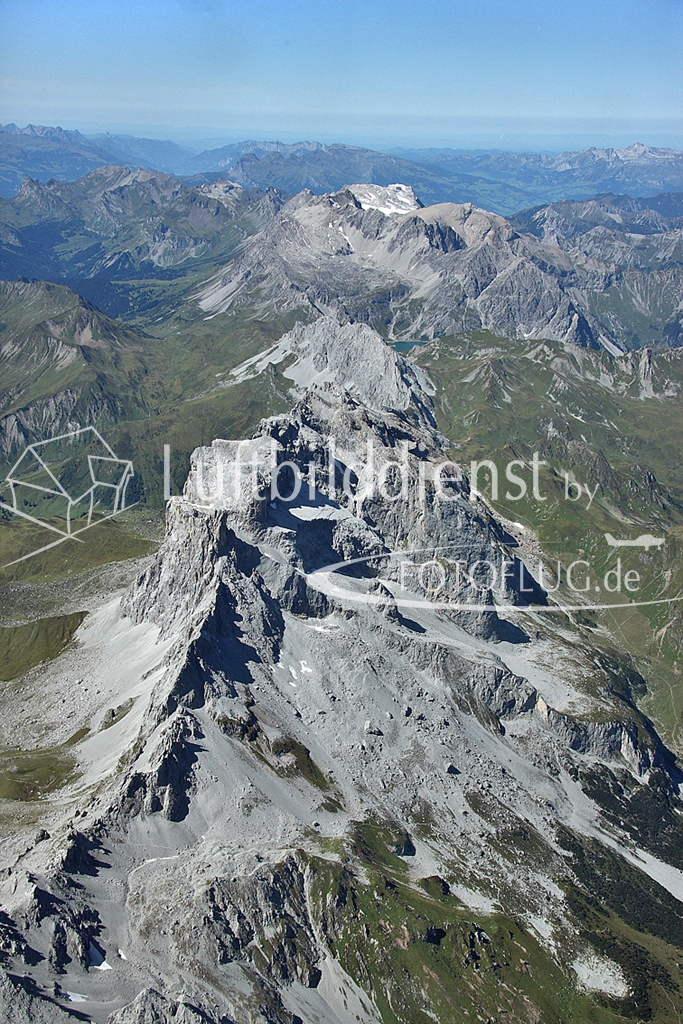 08_18296 09.09.2008 Luftbild Alpen