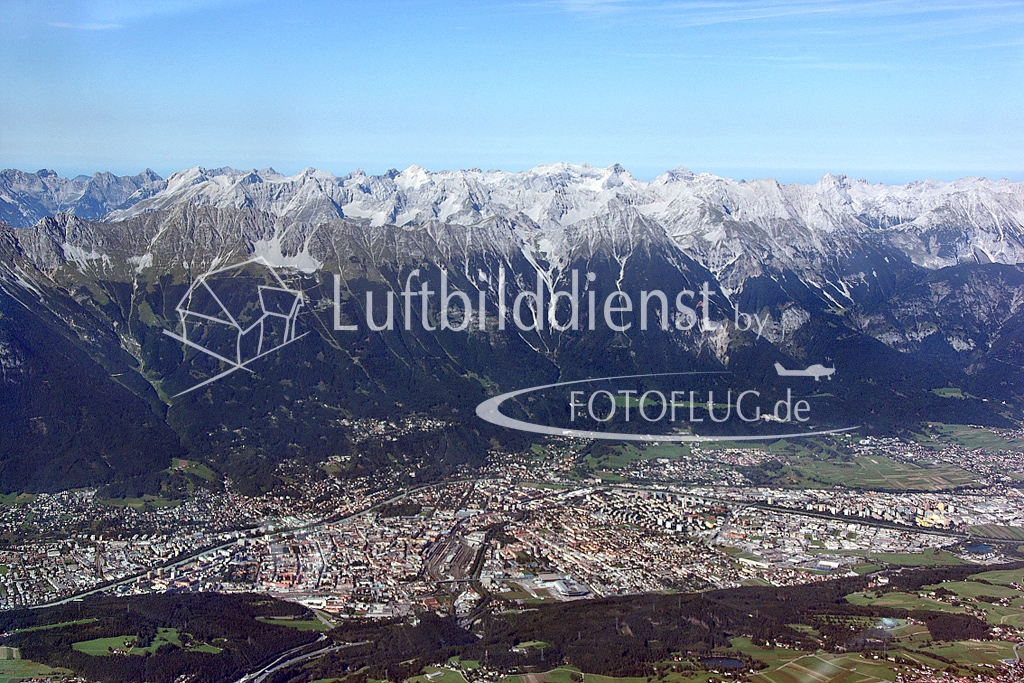 08_18423 09.09.2008 Luftbild Innsbruck