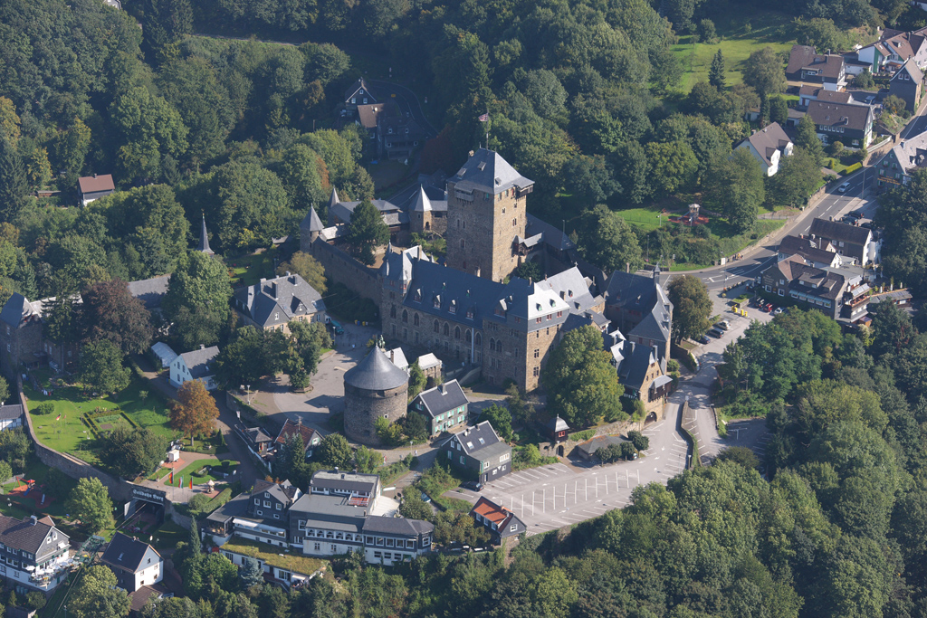 08_20080 11.09.2008 Luftbild Solingen Burg an der Wupper