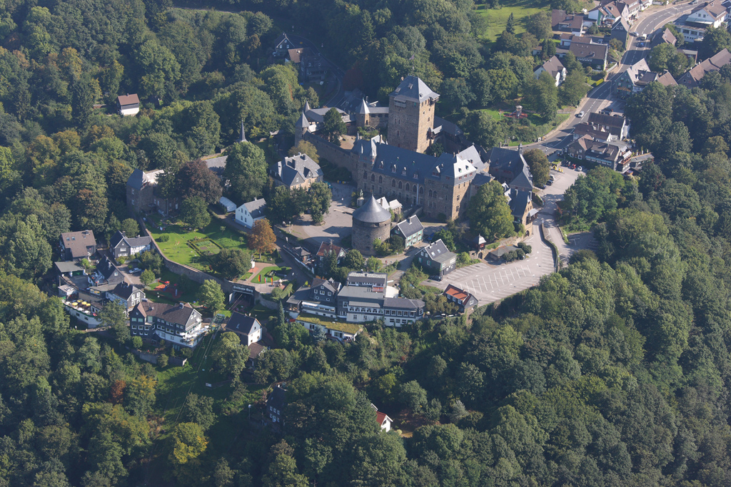 08_20081 11.09.2008 Luftbild Solingen Burg an der Wupper