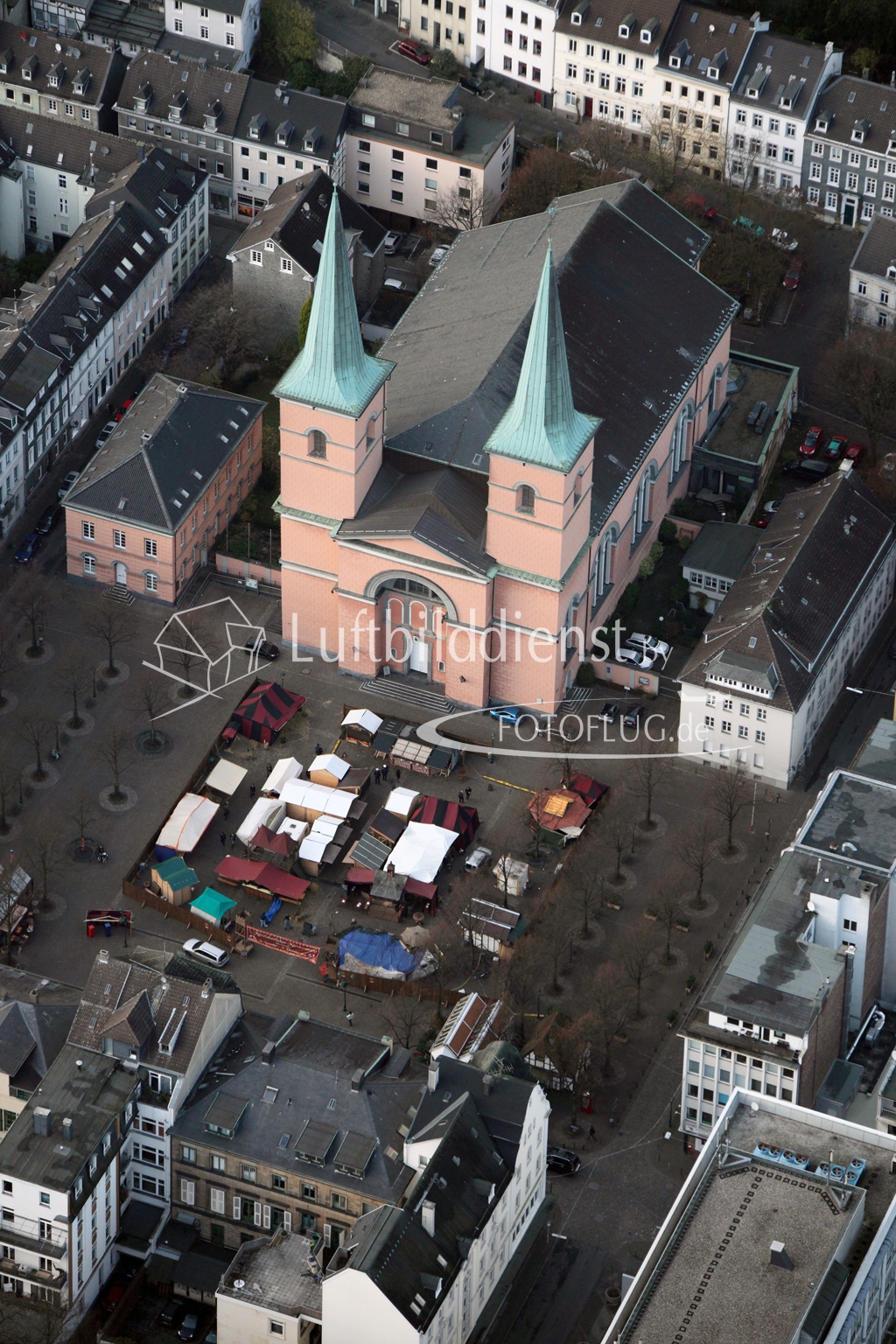 14k2_3185 08.12.2014 Luftbild Wuppertal Weihnachtsmarkt Laurentiusplatz