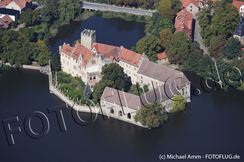 Schrägluftbild Wasserschloss Flechtingen