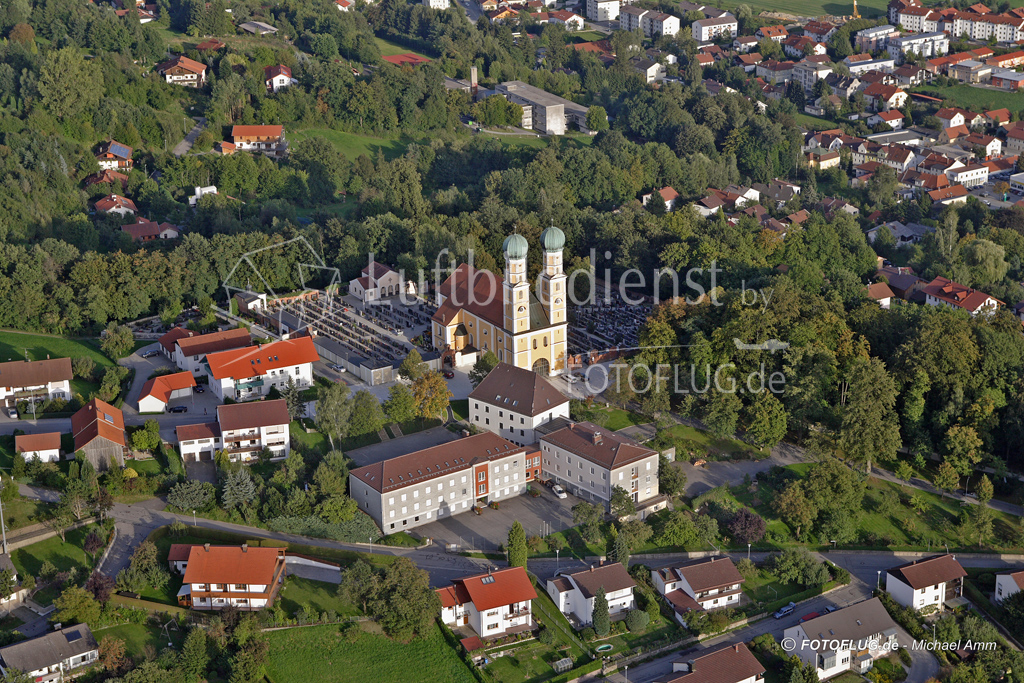 06_13147 06.09.2006 Luftbild Pfarrkirchen