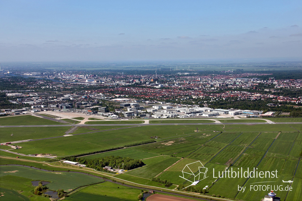 15k2_08388 15.05.2015 Luftbild Bremen Flughafen