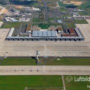 2017_09_08 Luftbild Berlin Flughafen BER 17k3_8730